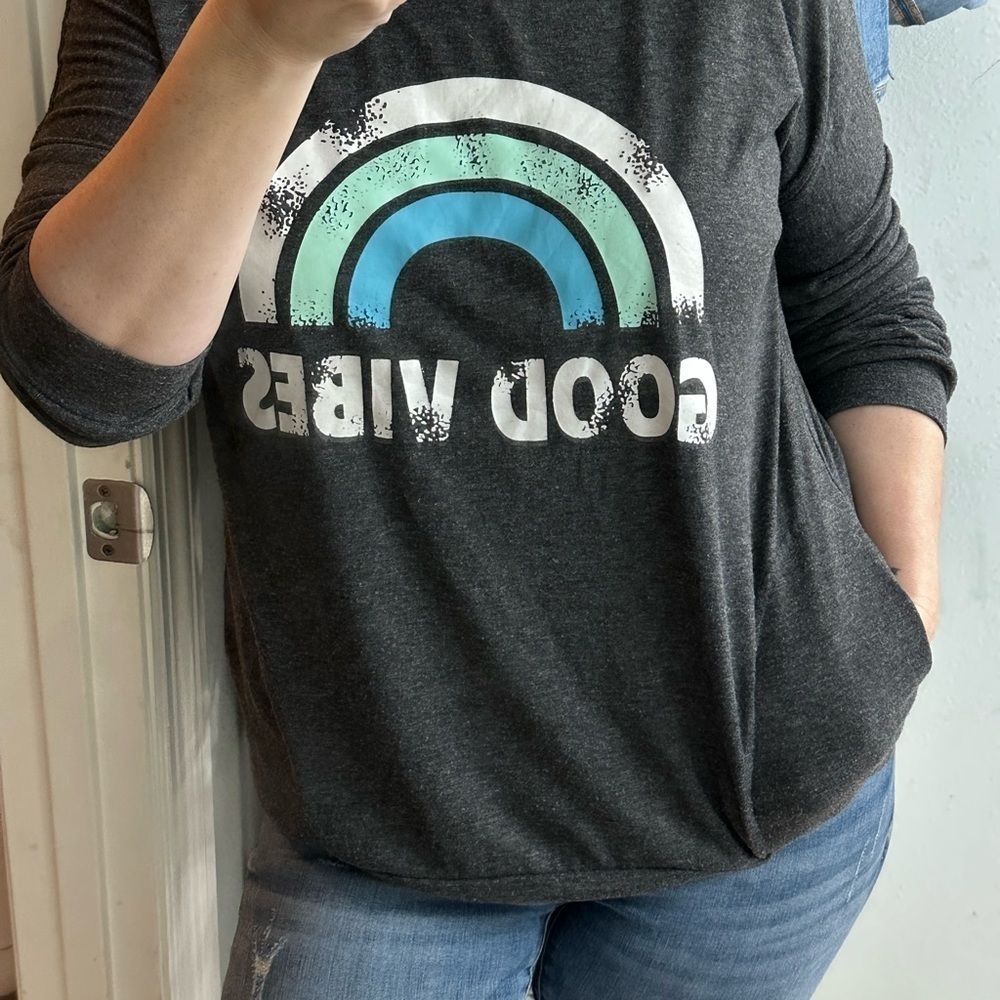 🎉Good Vibes Shirt, Womens Size Medium, Boutique - Picture 6 of 11